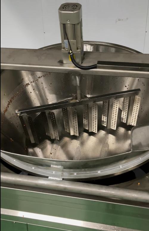 全自动油炸锅商用炸豆泡食品加工自动搅拌油炸机大型商用油炸锅
